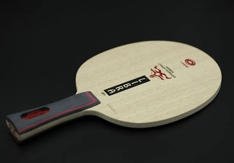 Cốt vợt gỗ nguyên là lựa chọn quen thuộc với phần lõi bằng gỗ