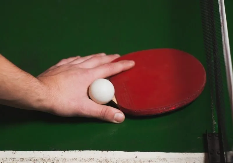 Người mới nên ưu tiên các loại vợt nhẹ, dễ kiểm soát