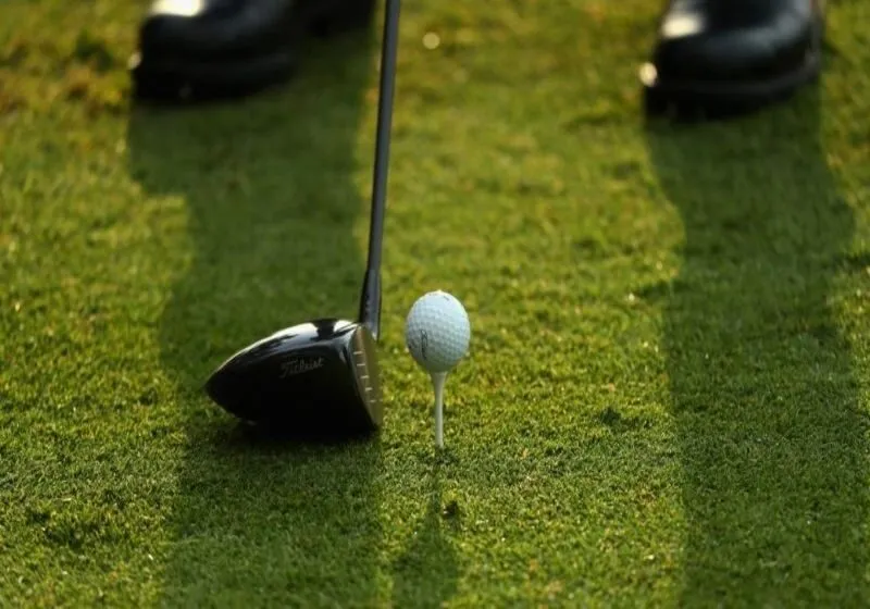 Hiểu đúng kỹ thuật đặt mặt gậy golf để luyện tập hiệu quả