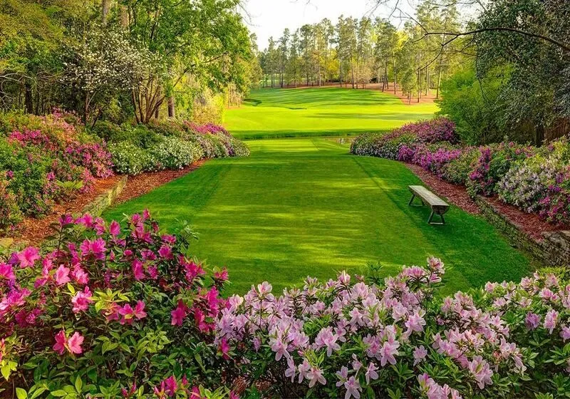 Diễn ra vào tháng 4 hàng năm tại sân golf Augusta National